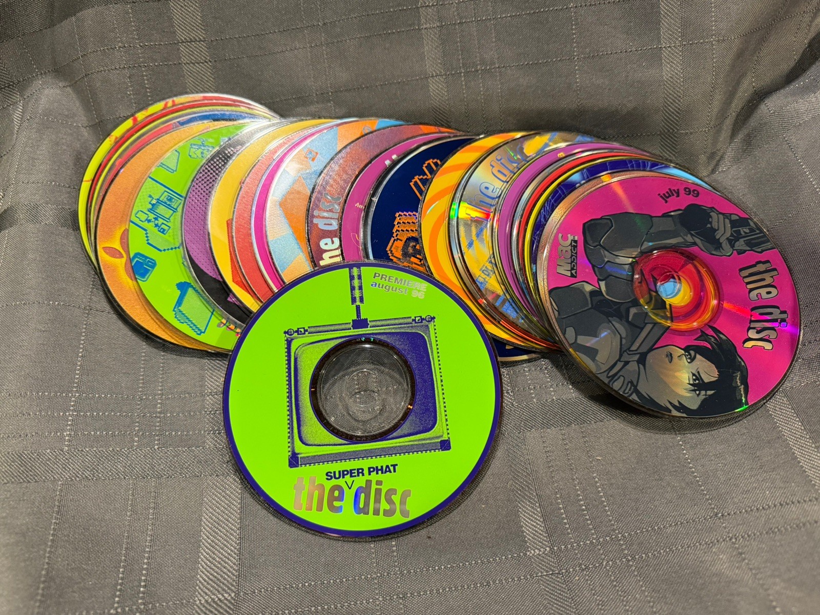 35 Mac Addict Disc Lot Apple from Mac addict magazine 1st Disk Aug 1996 Included