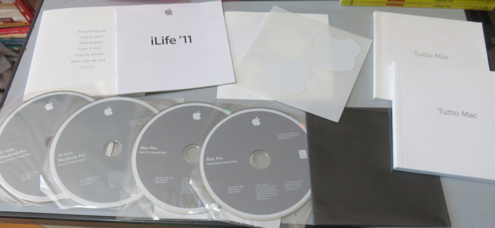 Lotto DVD istallazione libretti panno adesivi mac Pro come da foto ottime cond.