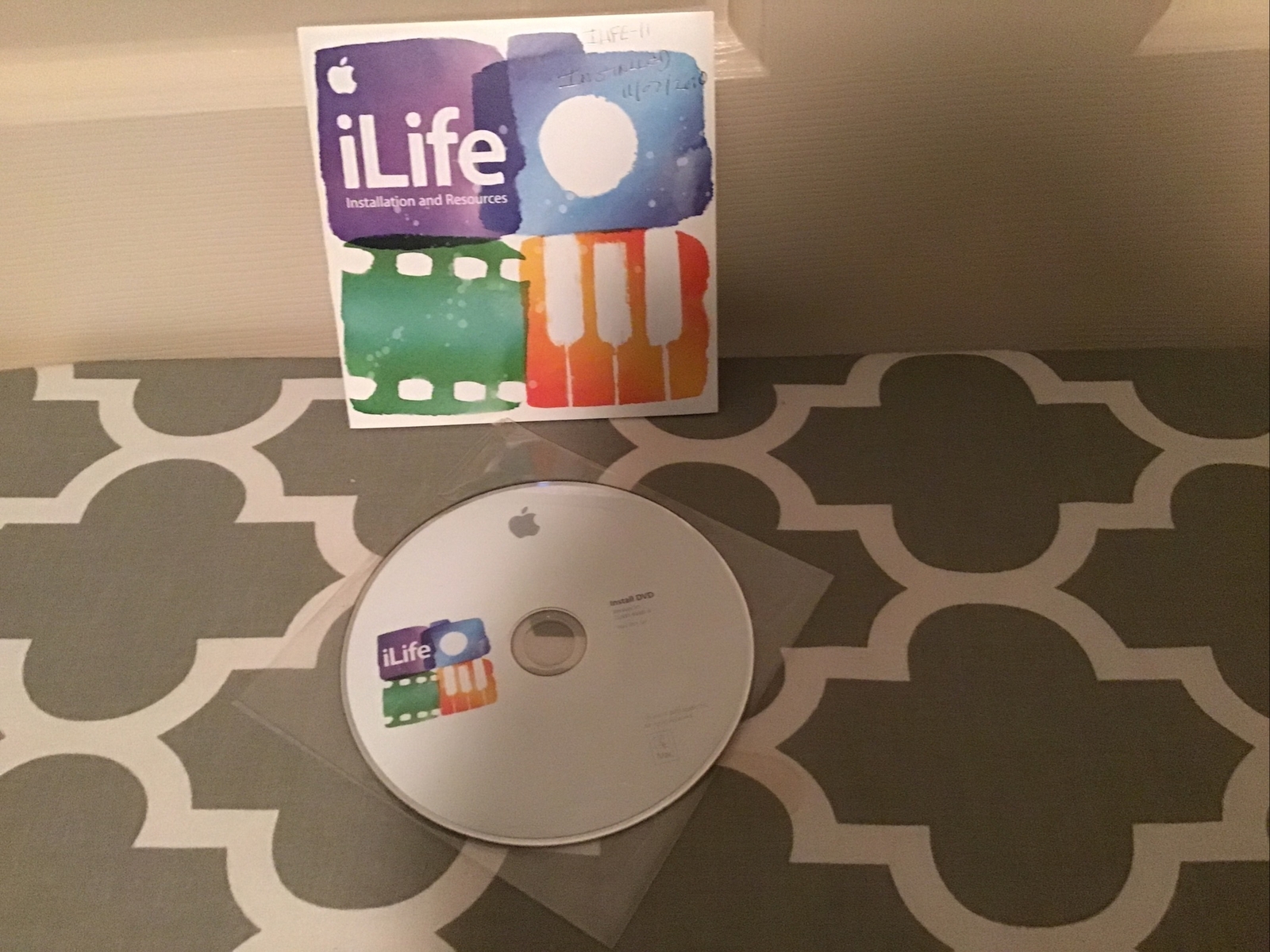 Mac Box Set: OS X Snow Leopard, iLife, and iWork, MC680Z/A