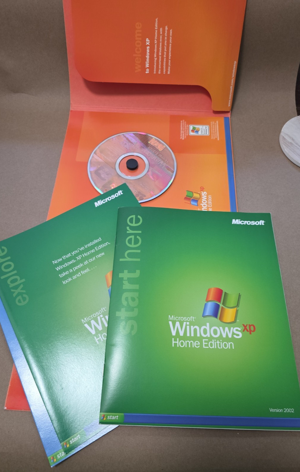 Microsoft Windows XP Home Edition Upgrade W 2 Service Packs + Product Key