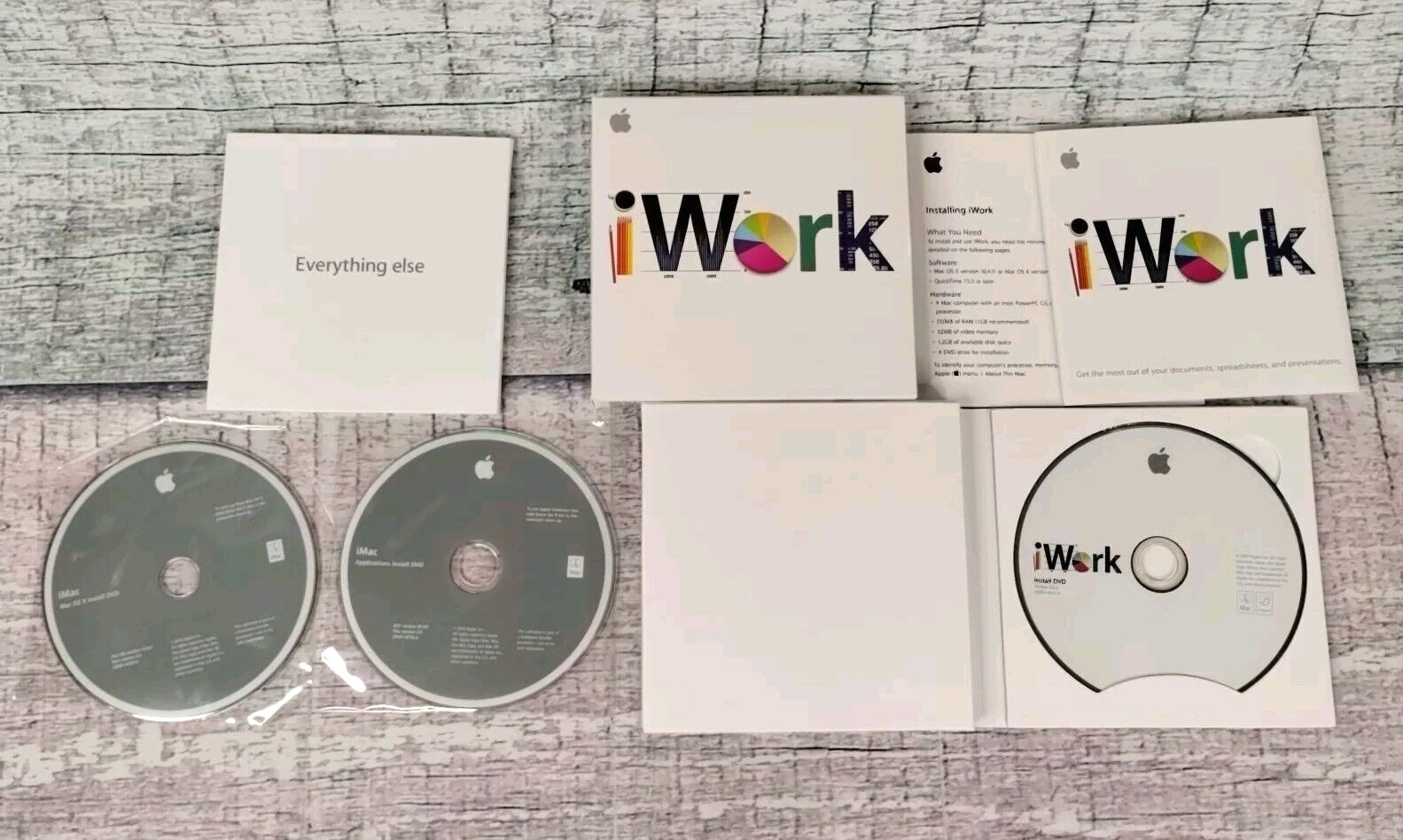 Apple MacBook Pro Mac OS X 10.6.4 & Application Install Discs ONLY w/ iWork Disc