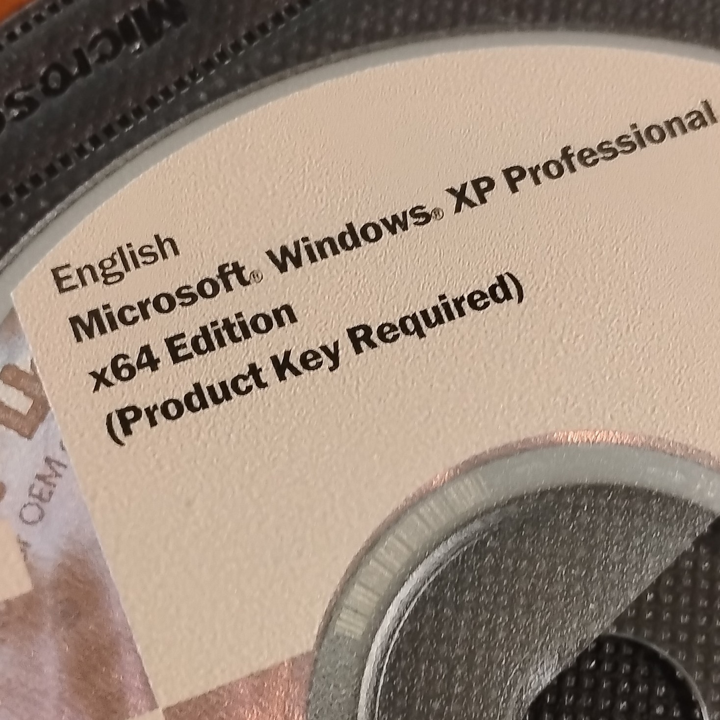 Microsoft Windows XP Professional x64 Academic/Education English CD E85-03210