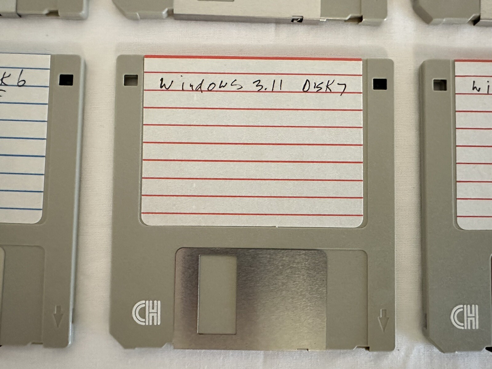 Microsoft Windows 3.11 on 3.5″ Floppy Disk install Workgroups 8 Disks