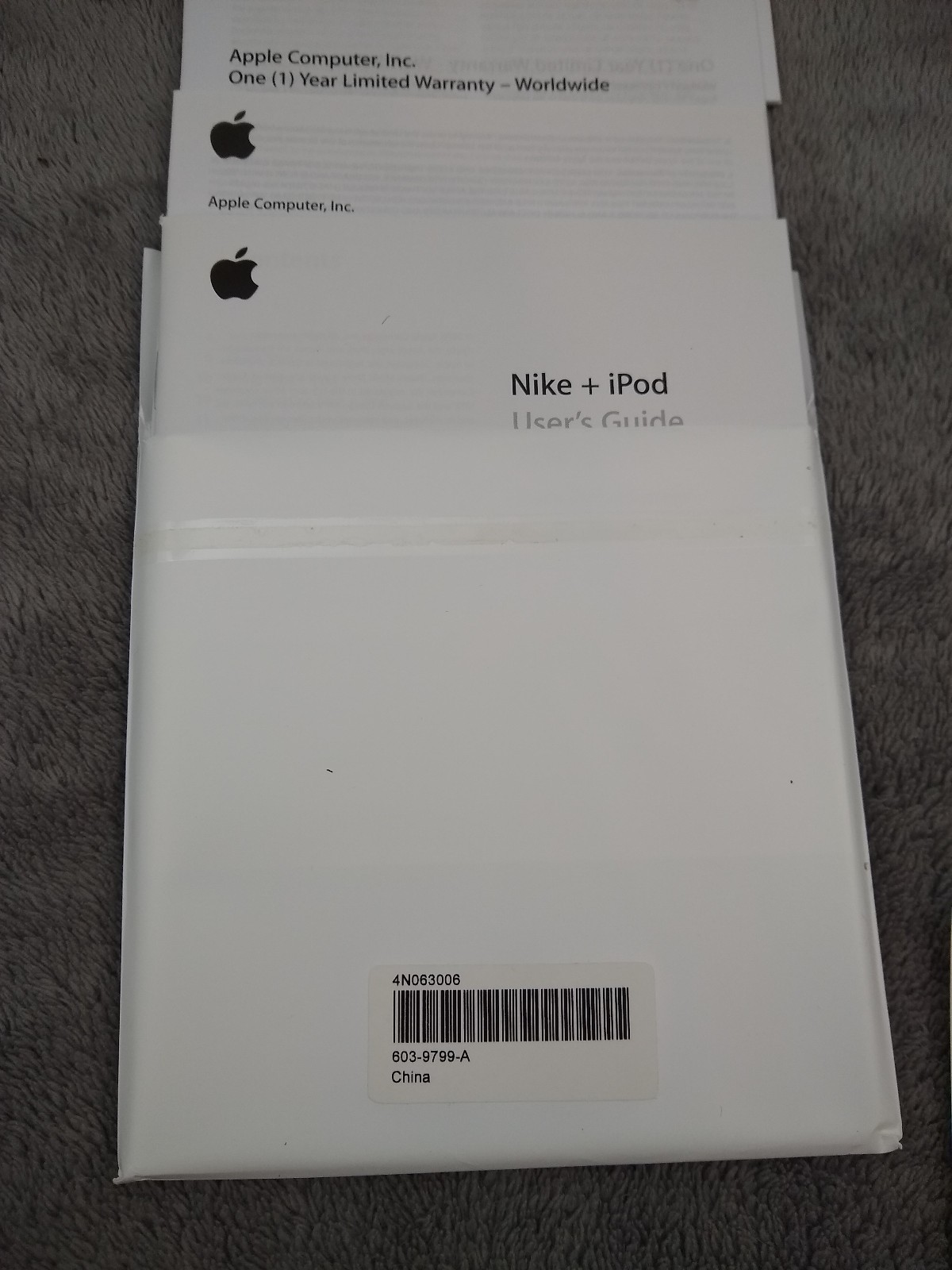 Mac OS X & Application Install Disc 1 & 2 OS 10.4.8 MacBook 2006 Booklet Apple