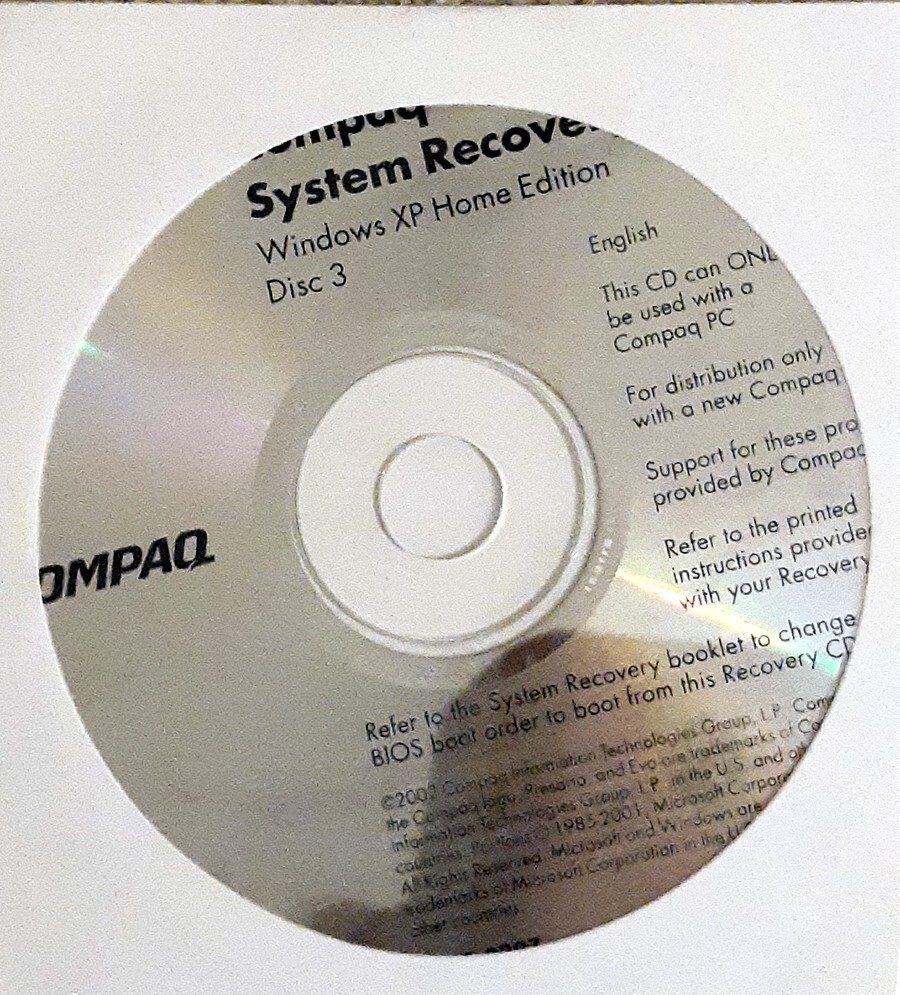 5 Disc Compaq System Recovery Windows XP & Microsoft Works 6.0-Money 2002 Stand