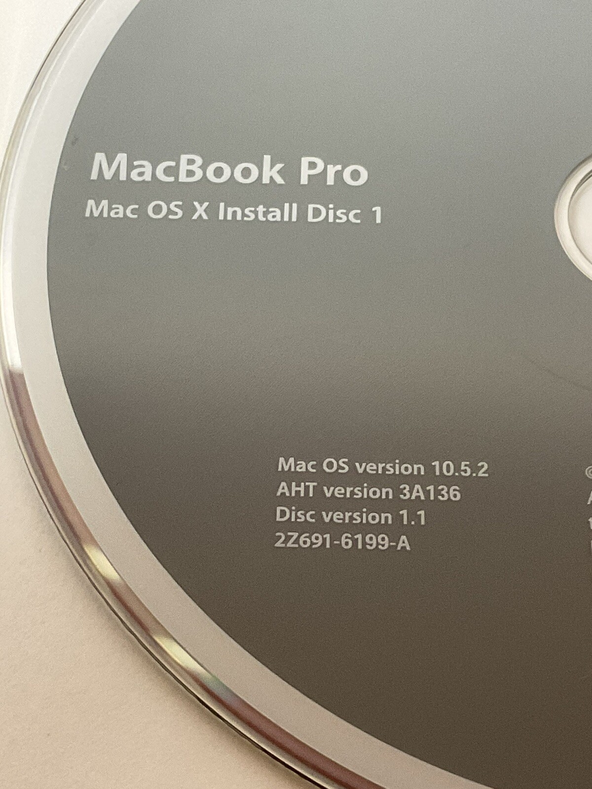 MacBook Pro OS X Install Disc 1 & 2 Version 10.5.2 2008 OEM