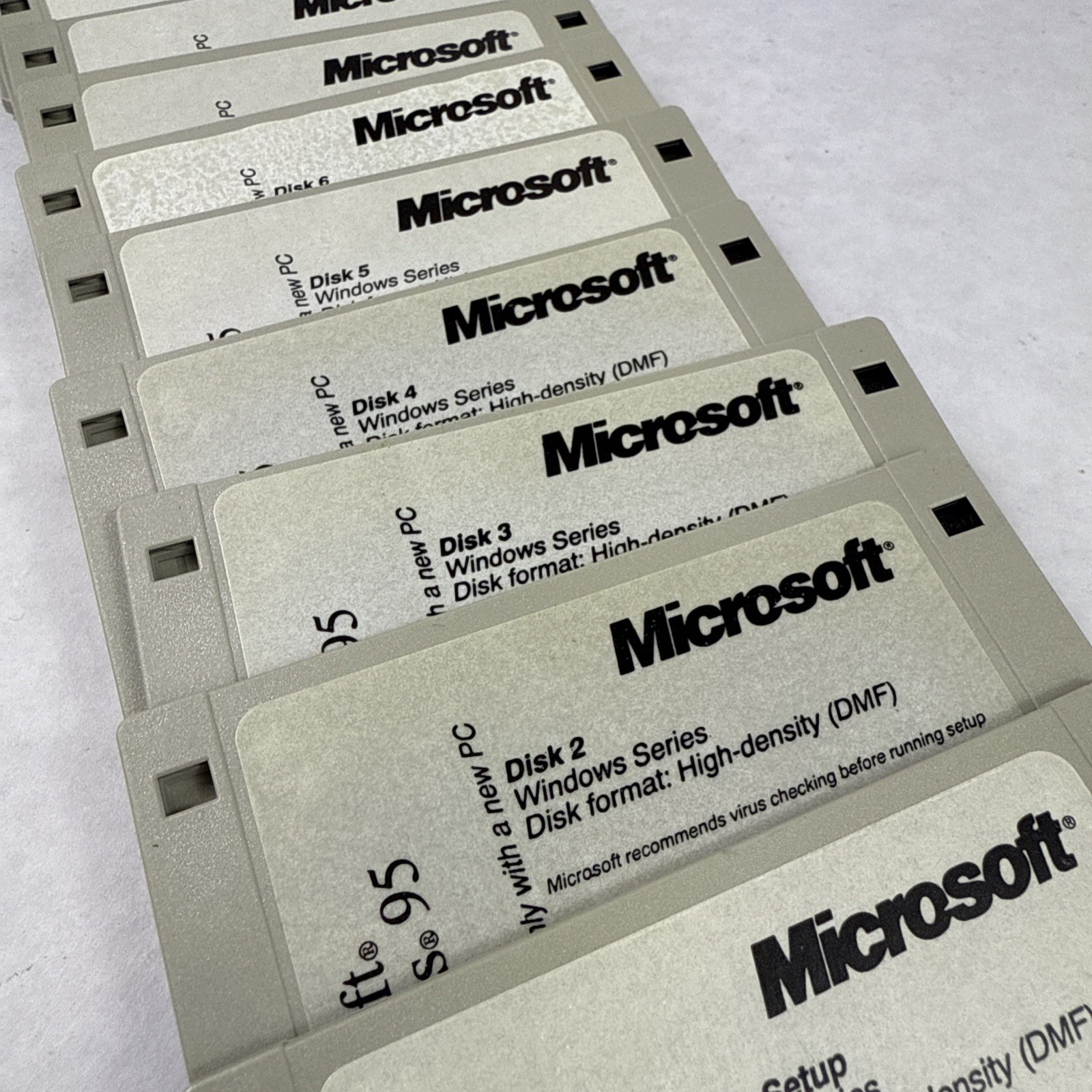 Microsoft Windows 95 Upgrade On 3.5″ Floppy Disks – Lot of 13 Disks /Diskettes