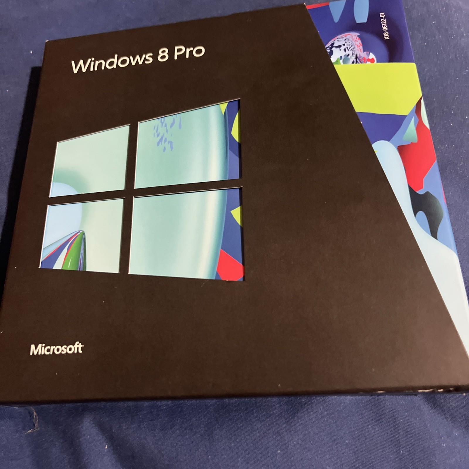 Microsoft Windows 8 Pro Upgrade for PC 32 bit/64 bit – DVD (3UR-00001)