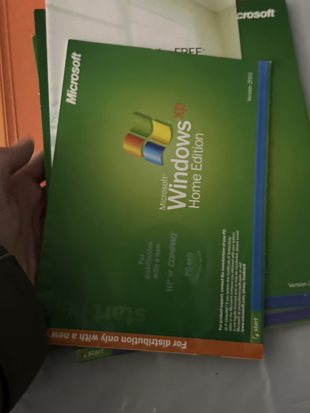 Microsoft Windows XP Home Edition – Full Version with Service Pack 2 CD-ROM