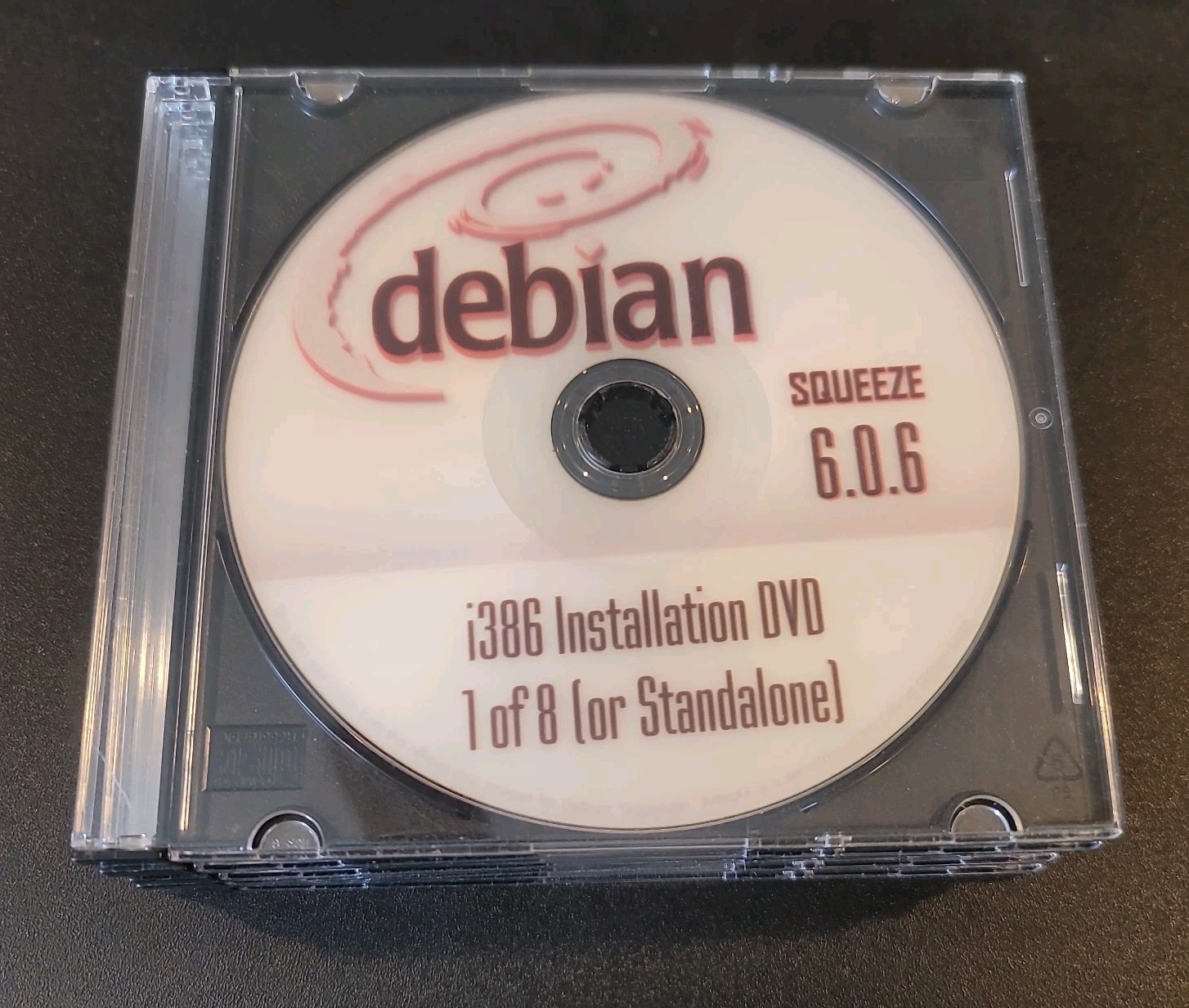 Debian Squeeze 6.0.6 i386 Instalation DVD Discs 8 Total Standalone Linux c2012