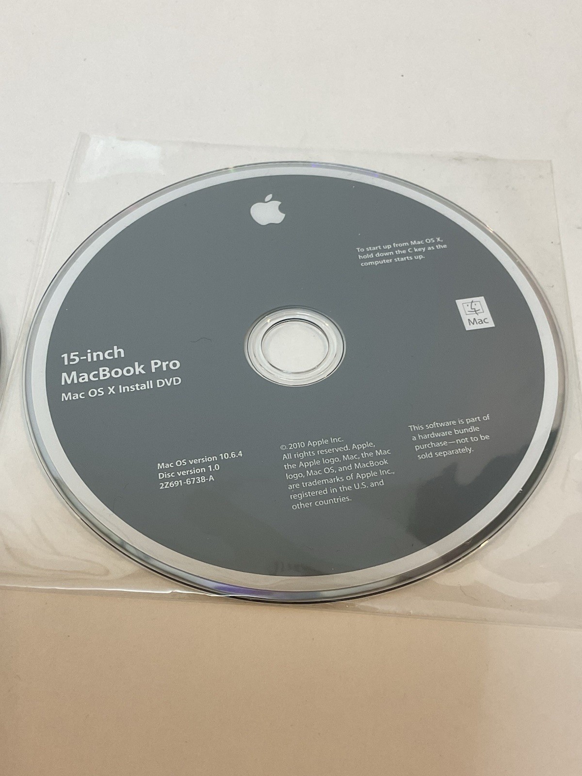 15-inch Macbook Pro Install OS X 10.6.4 DVD & Applications DVD OEM