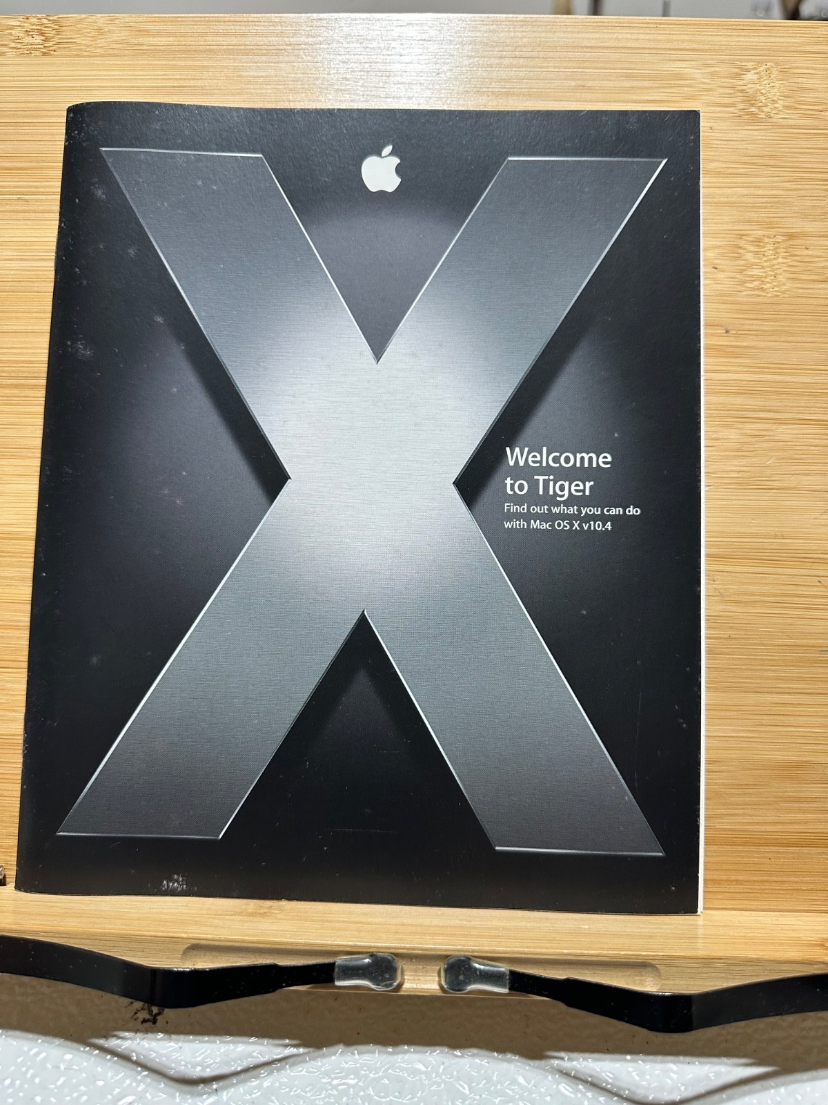 Apple Mac OS X Server 10.4 Tiger Unlimited Clients M9768Z/A