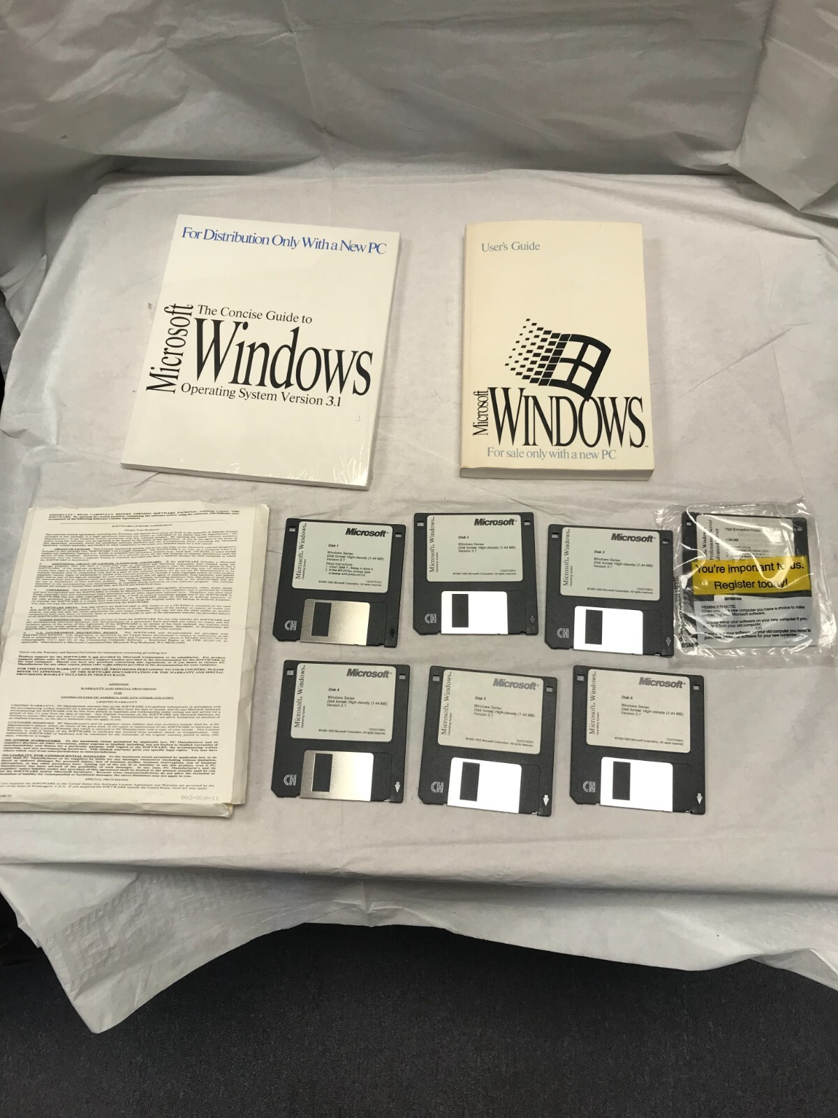 Microsoft Windows 3.1 Operating System – 3.5″ Floppy Disks 2 user’s guide