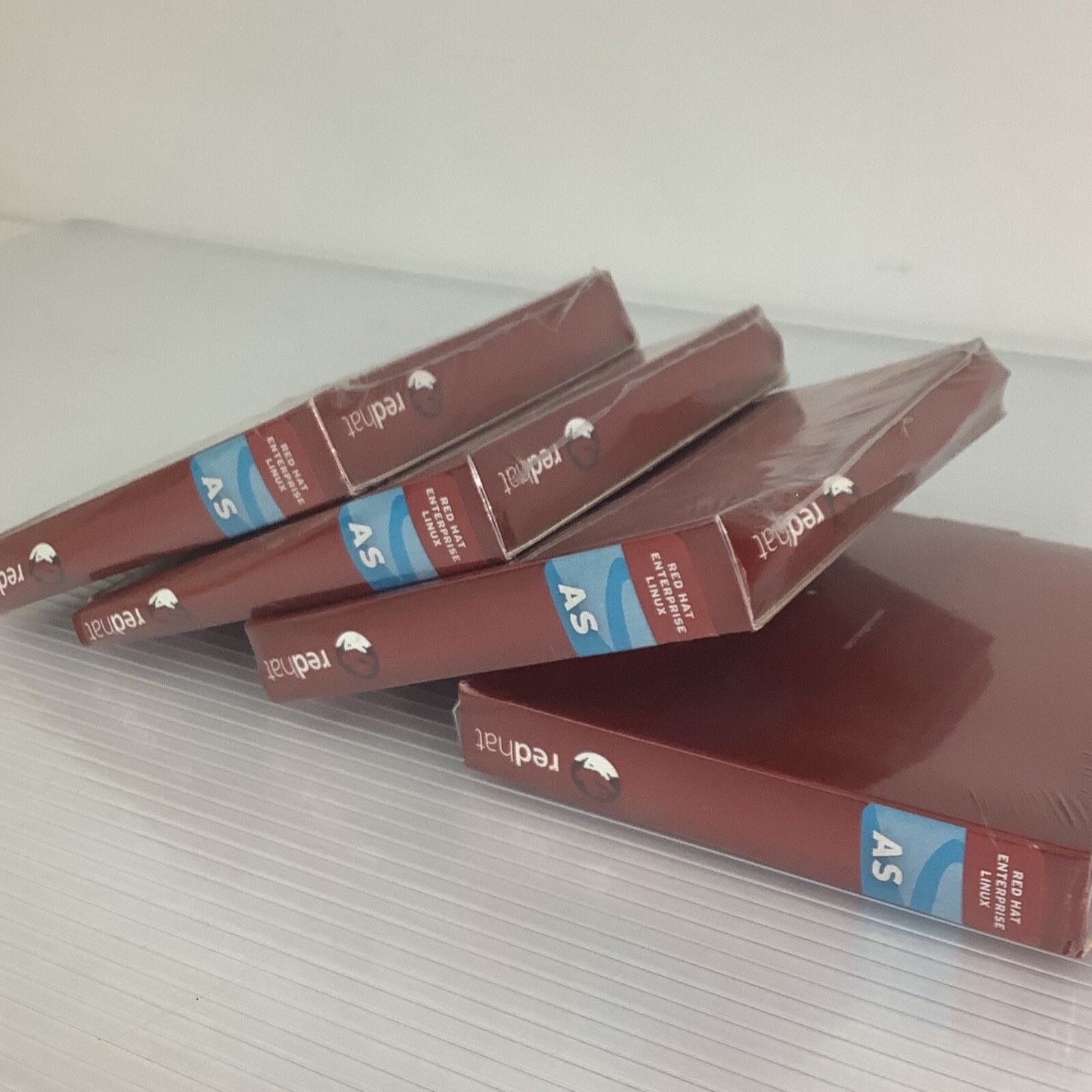 Red Hat Enterprise AS Linux Distro V.3 2004 N1222-C0 (Lot Of 4)