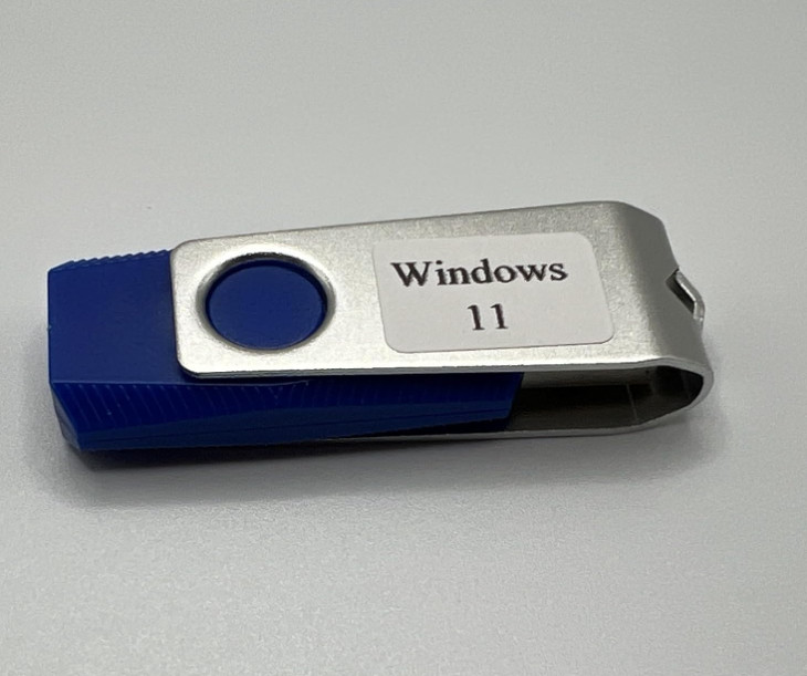 Recovery and Repair USB Drive for Windows 11, 64-bit, Install-Restore-Recover Bo
