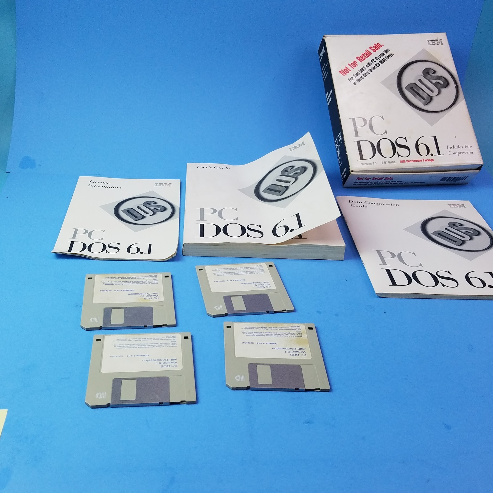 VTG. IBM PC DOS 6.1 Software Operating System User manuals 3.5” disk in box