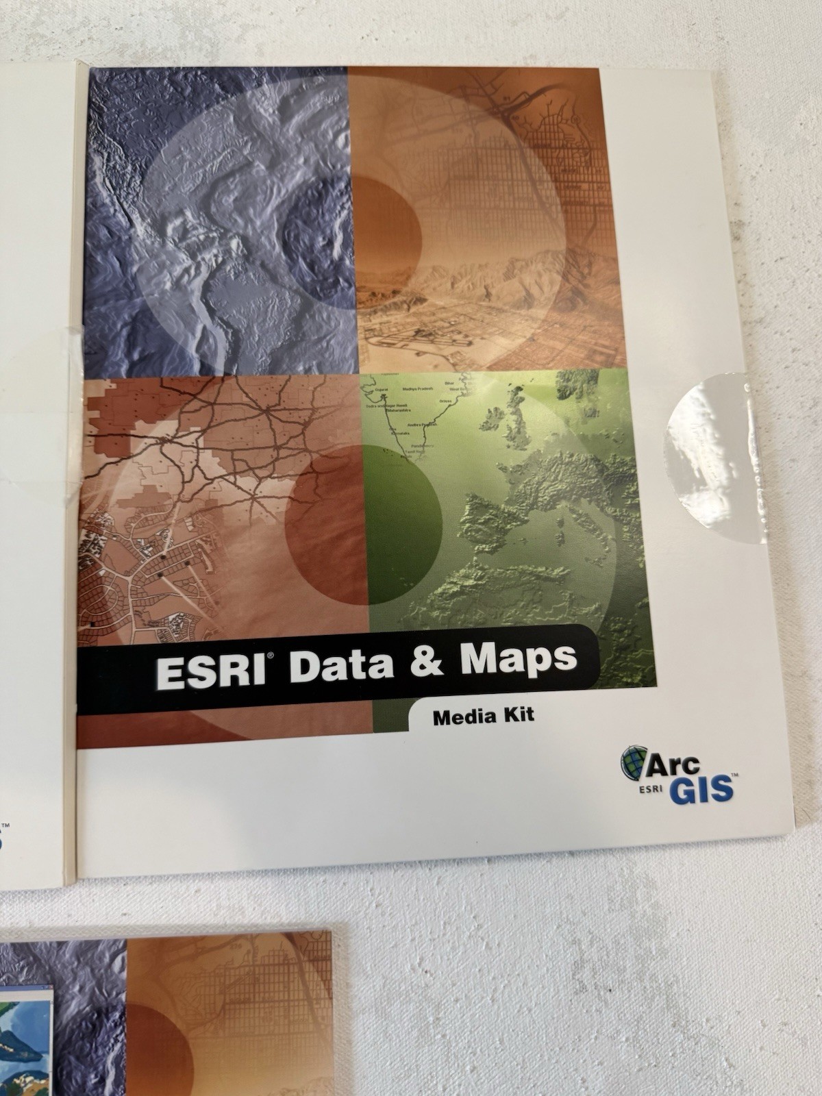 ARC GIS by ESRI instruction manuals and media kits 2003. 8.0 8.3