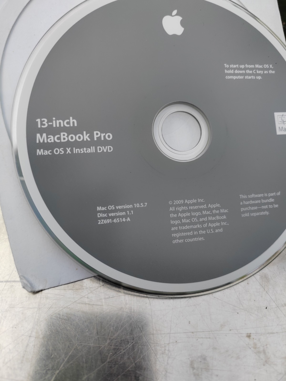 Apple 13-inch MacBook Pro Mac OS X Install DVD Version 10.5.7, Disc 1.1,…