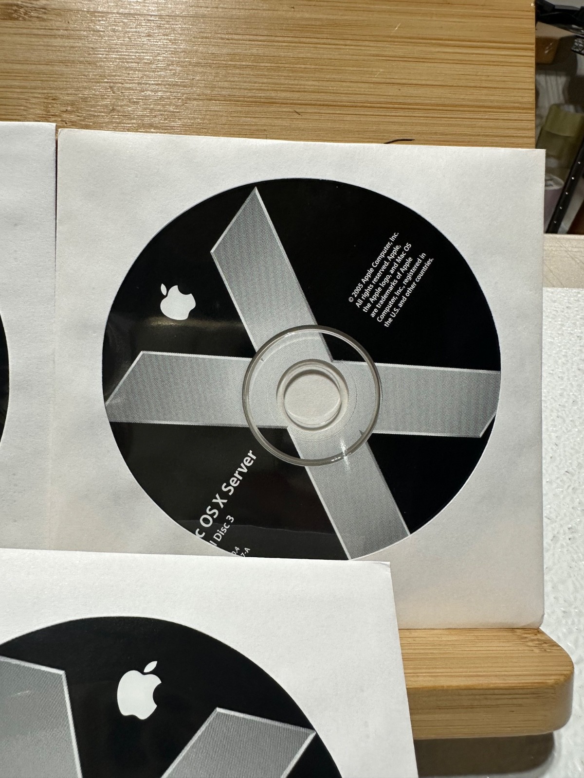 Apple Mac OS X Server 10.4 Tiger Unlimited Clients M9768Z/A