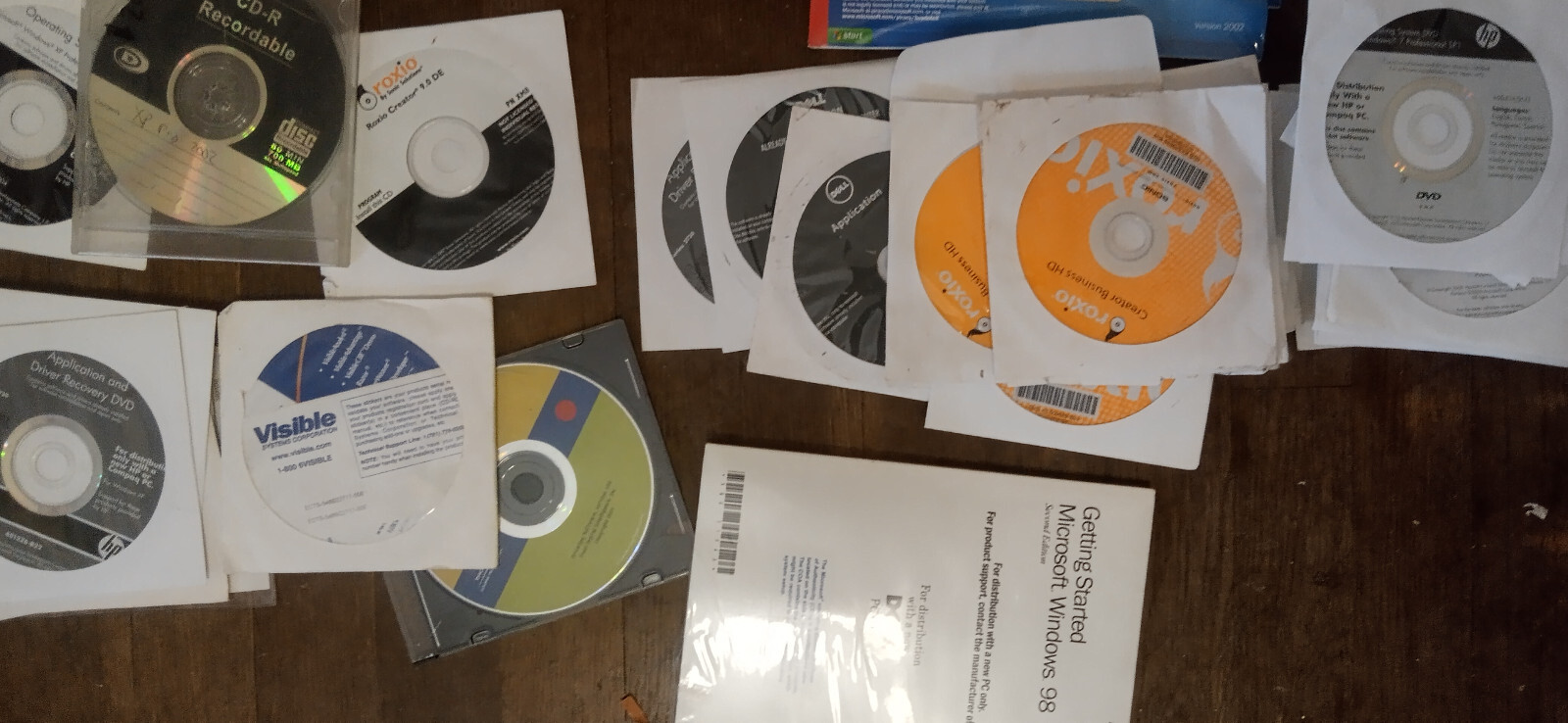 Dell reinstallation CD Microsoft Windows, XP Pro SPK2 w Roxio Creator Buss HD