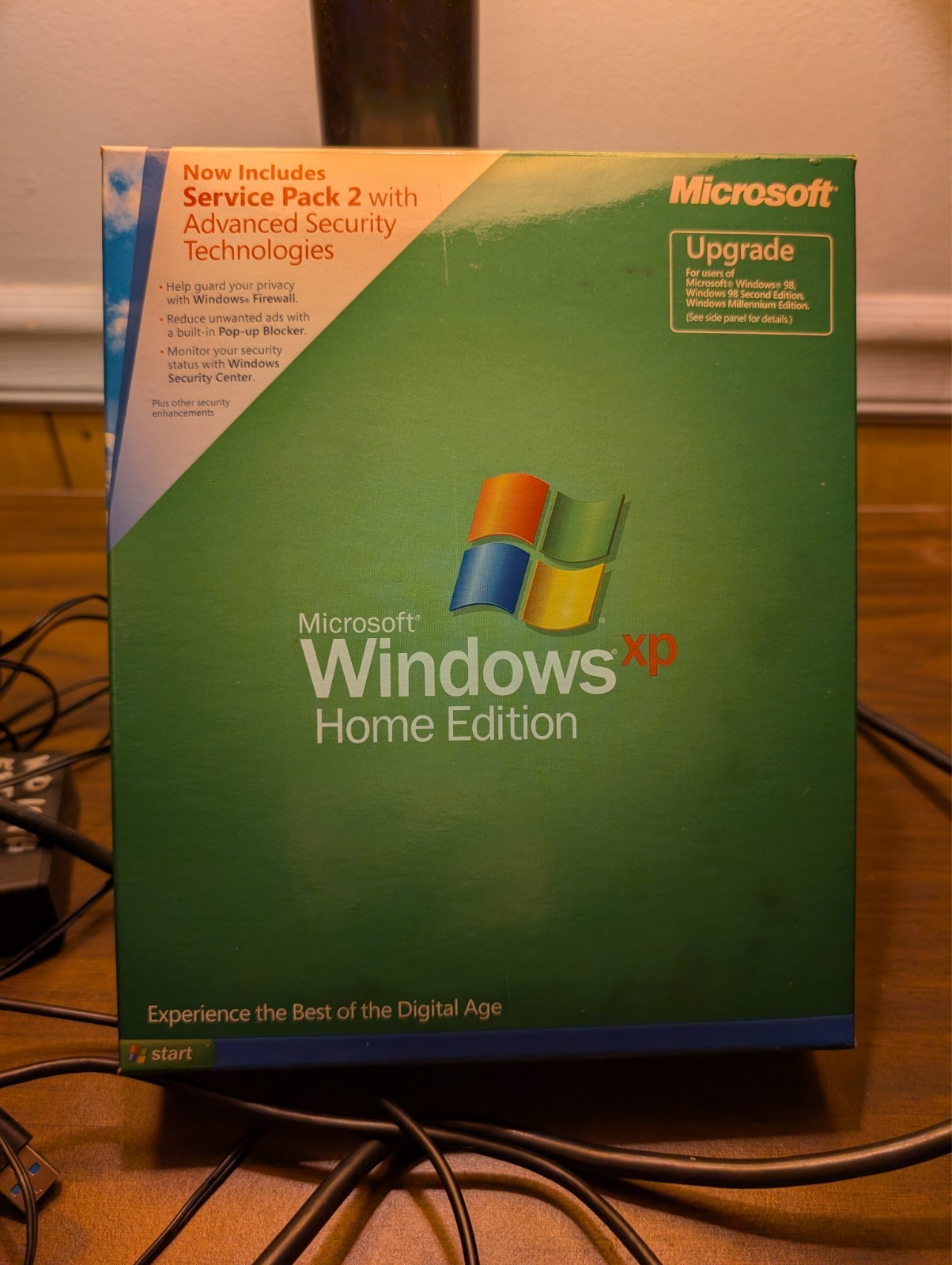 MICROSOFT Windows XP Home Edition Upgrade 2002 SP 2 Disk w/ Product Key & Box