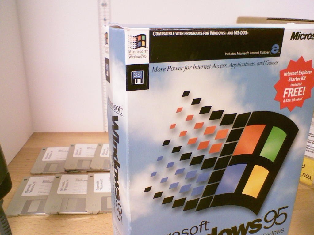 Full Version Microsoft Windows 95 OS 3.5″ Floppy MS-DOS PCs 1995 USA HTF