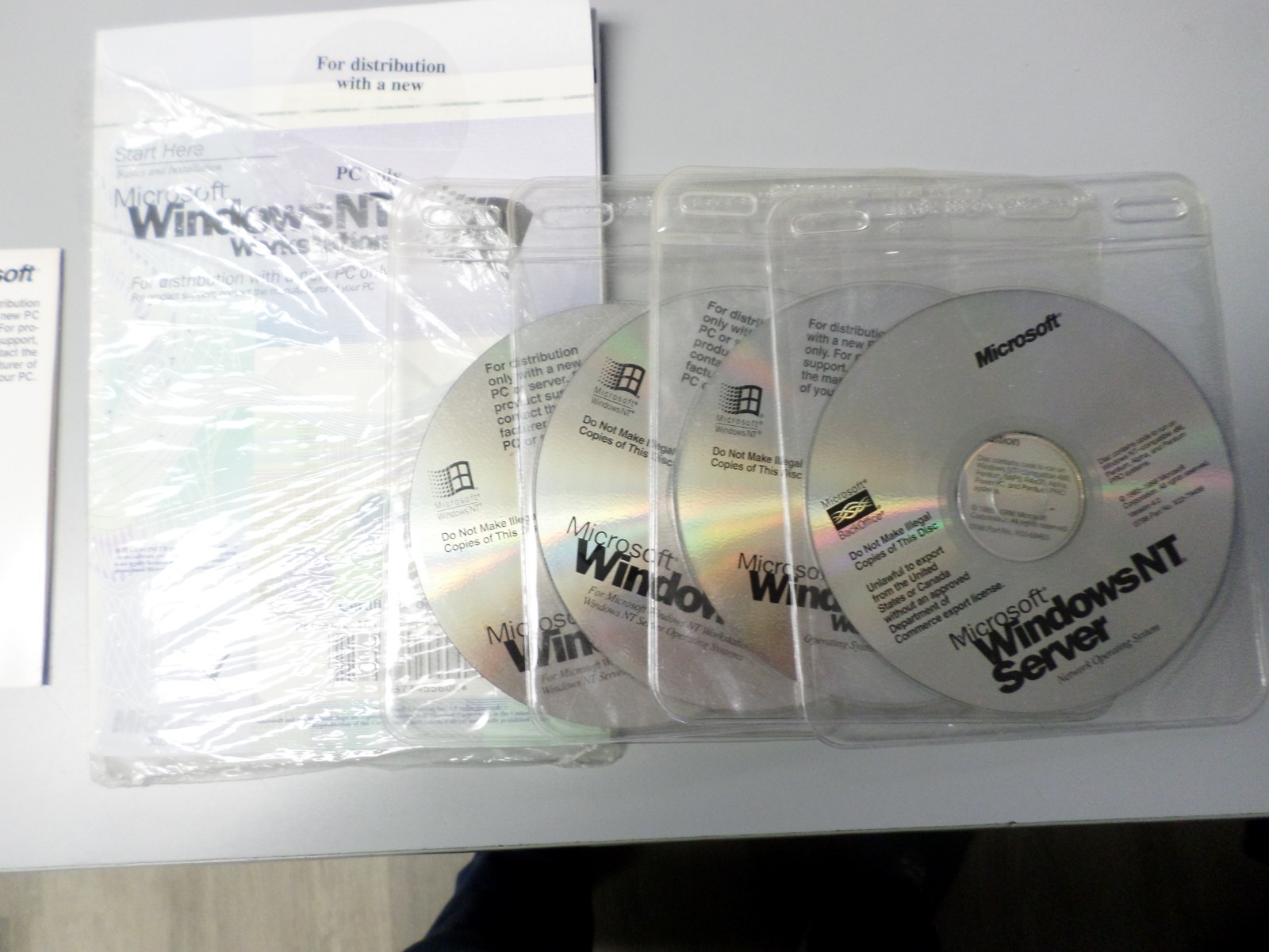 Microsoft Windows NT Service Pack 3 and Server For Workstation/Server With 4 CD