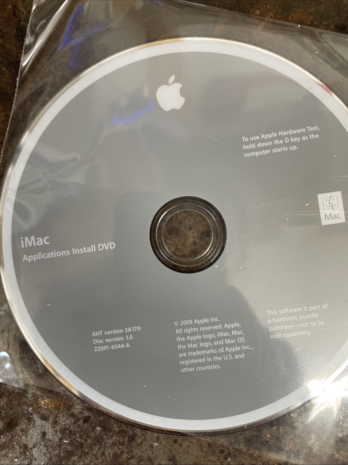 MacBook Mac OS X Install DVD (version 10.6.1) AND Applications Install DVD