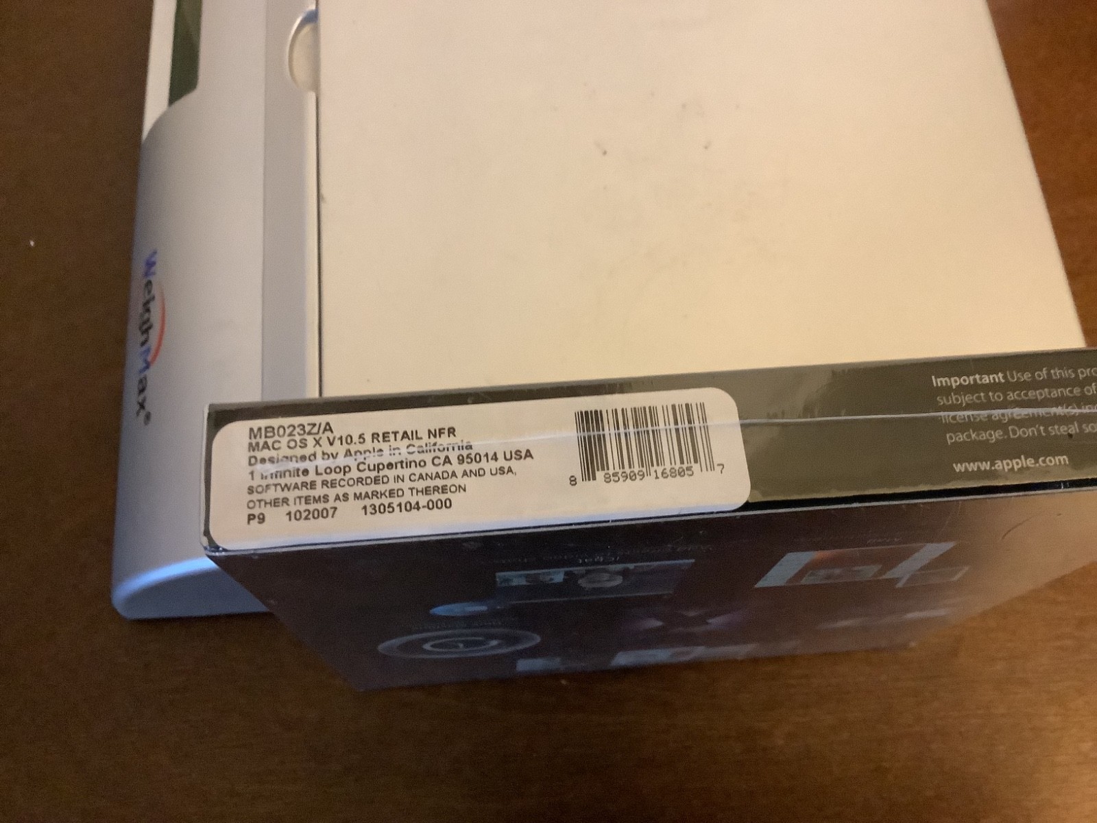 Brand New Apple Mac OS X Leopard 10.5 MB023Z/A Sealed