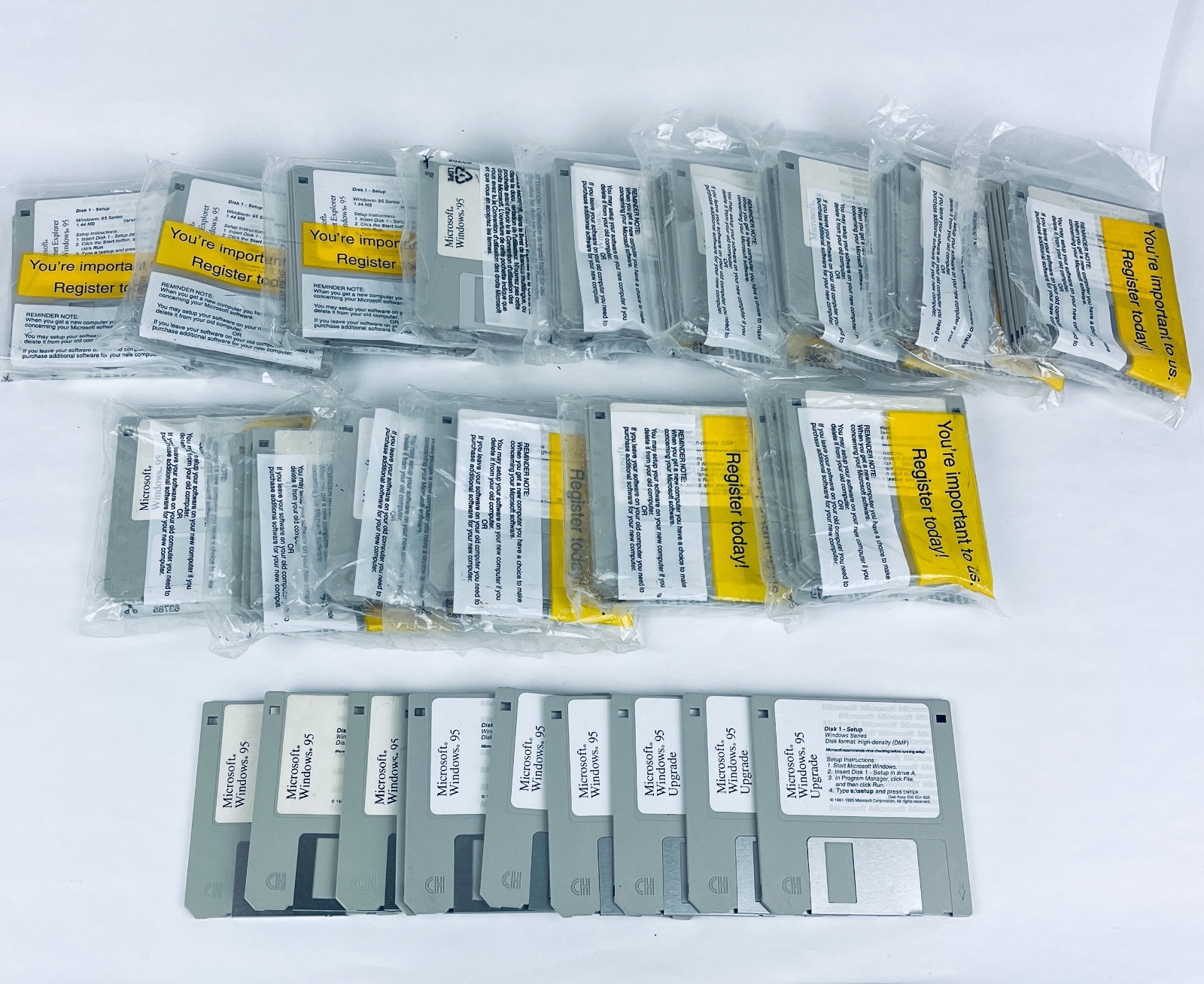 Lot of 77 Microsoft Windows 95, IE & Upgrade 3.5″ Floppy Disks Install Setup NEW