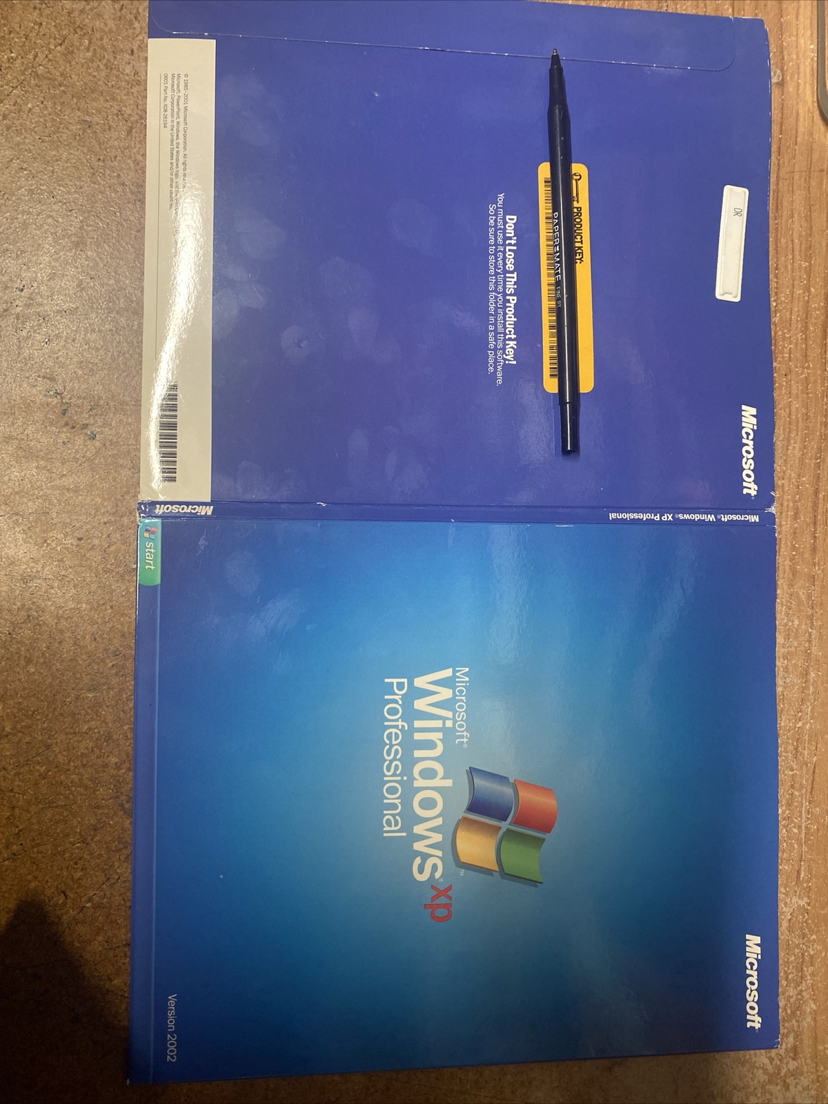 Microsoft Windows XP Professional Upgrade 2002 Service Pack 1 with Product Key