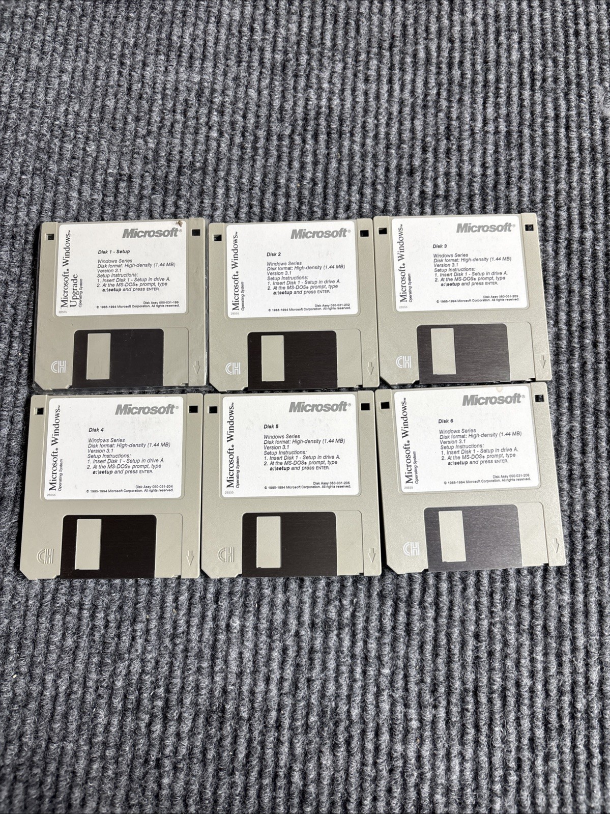 Microsoft Windows 3.1 on 3.5″ 1.44MB Floppy Disk install – Retail (6 Disks)
