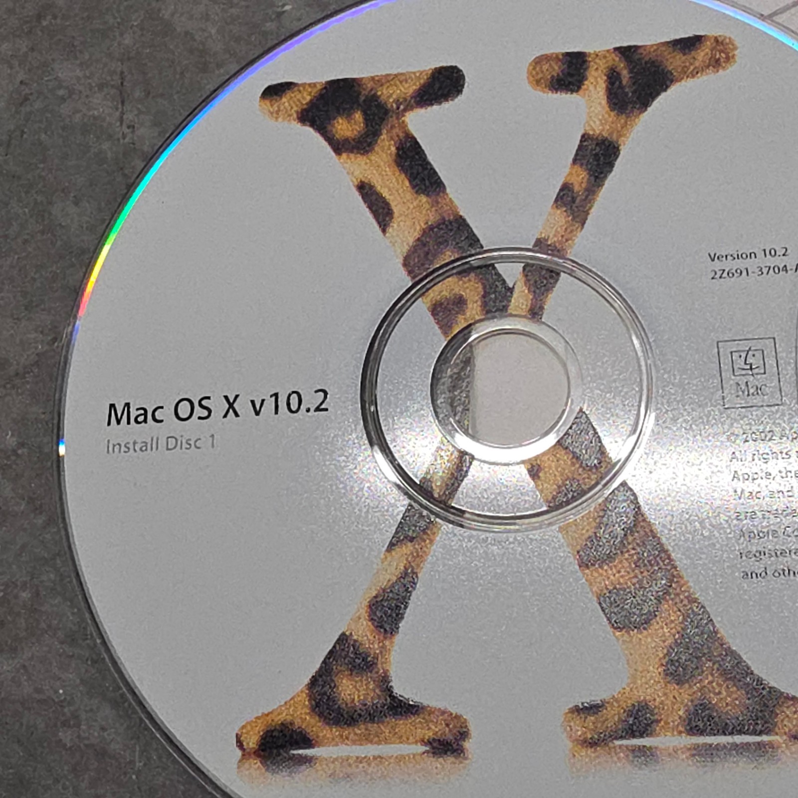 Apple Mac OS X v10.2 Install Discs 1 & 2 2002 OEM Retail 2Z691-3705-A