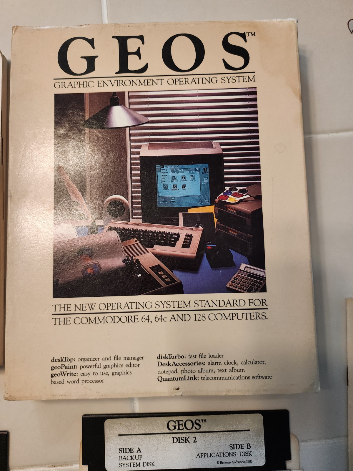 GEOS Graphic Environment Operating System (Commodore 64 / 128) Berkley Softworks