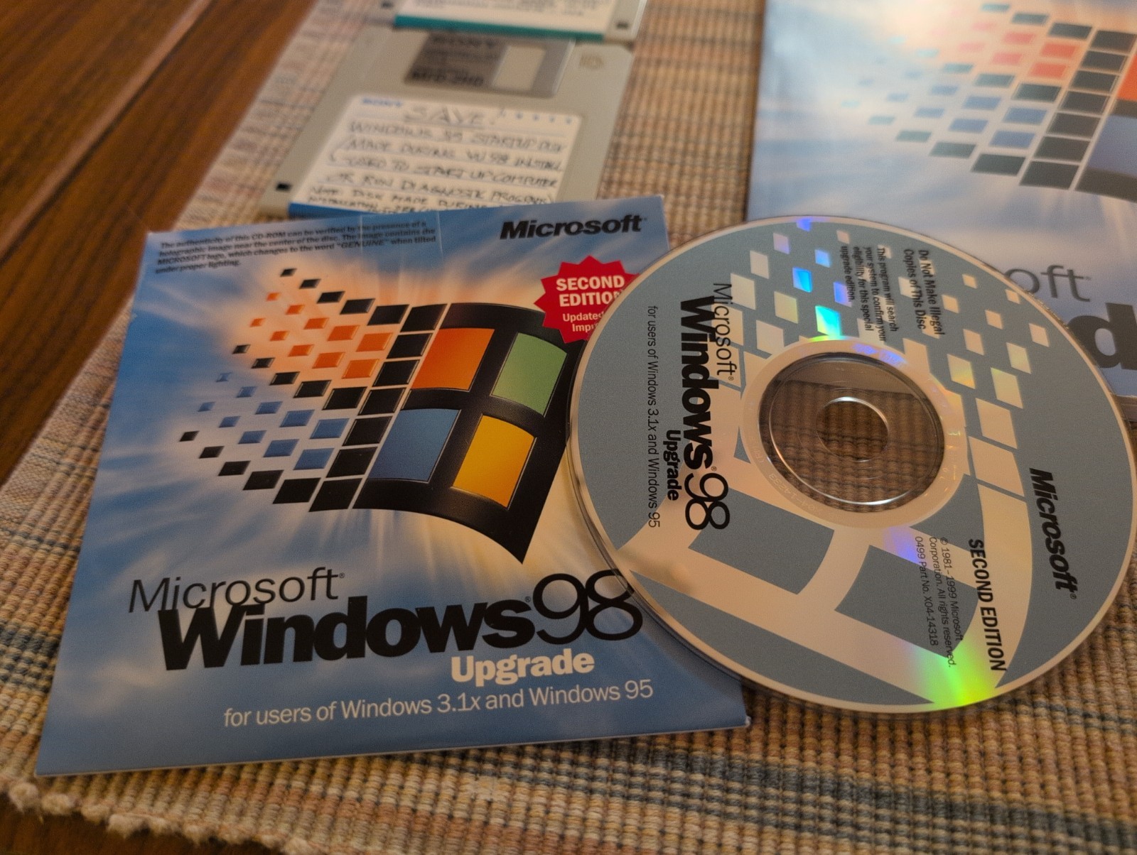 Microsoft Windows 98 Upgrade Second Edition Vintage – CD and Key Code