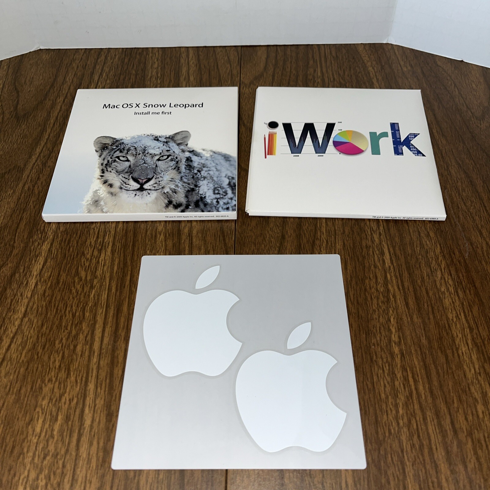 Apple Mac Box Set includes Mac OS X, Leopard, And iWork MC680Z/A USED