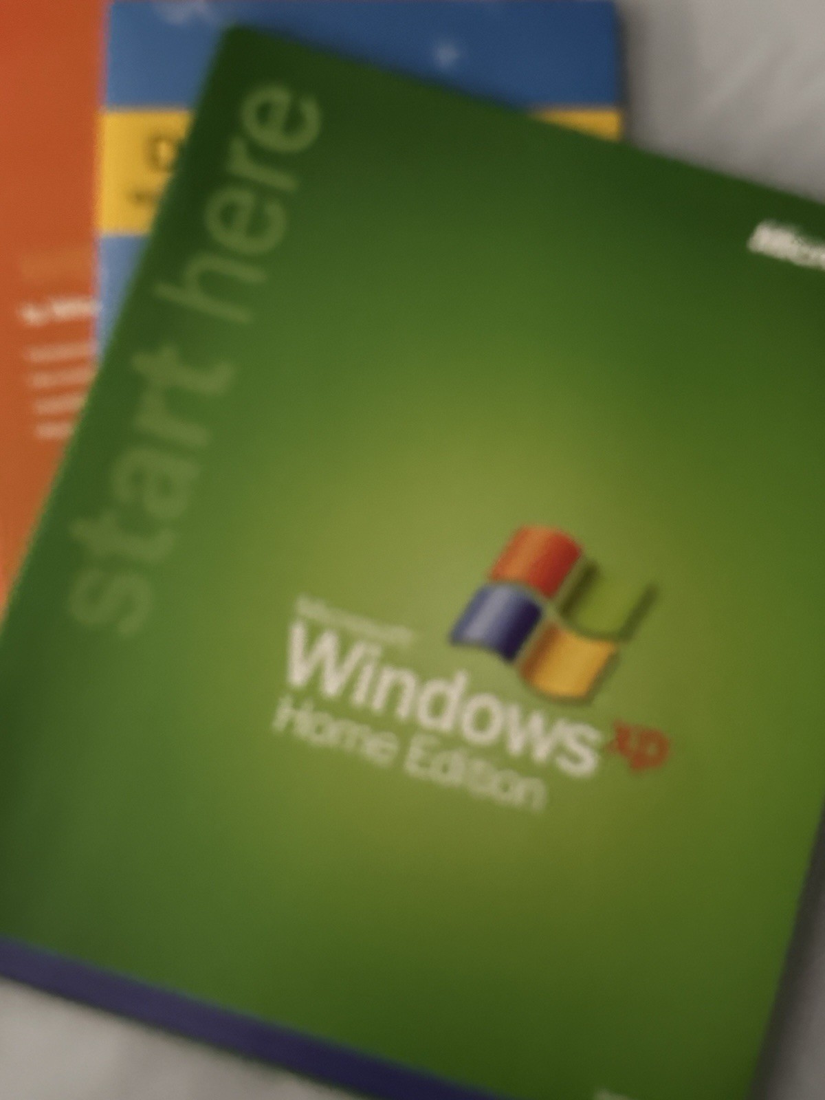 Microsoft Windows XP Home Edition – Full Version with Service Pack 2 CD-ROM