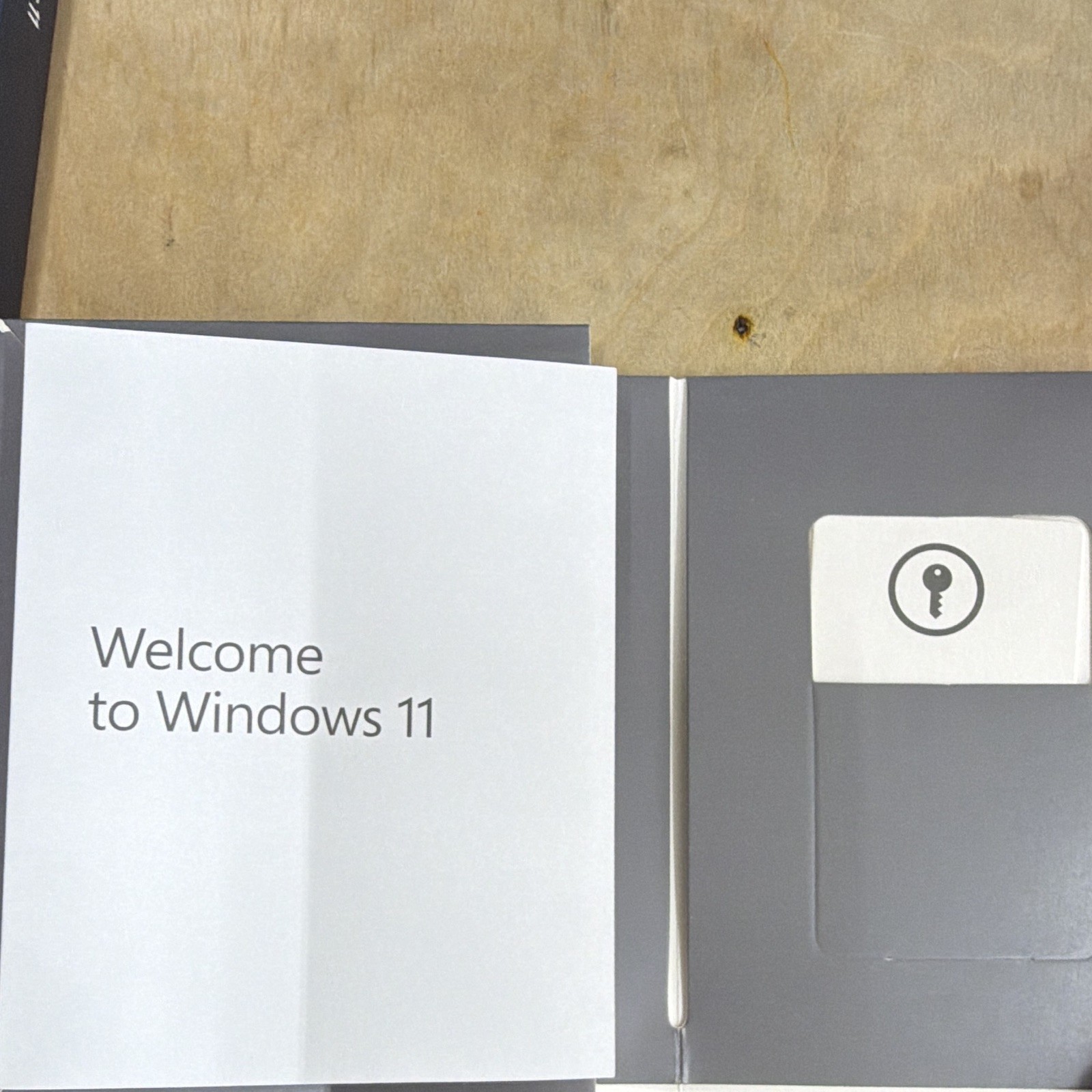 Microsoft Windows 11 Pro Retail License USB (English) 1 Device HAV-00163