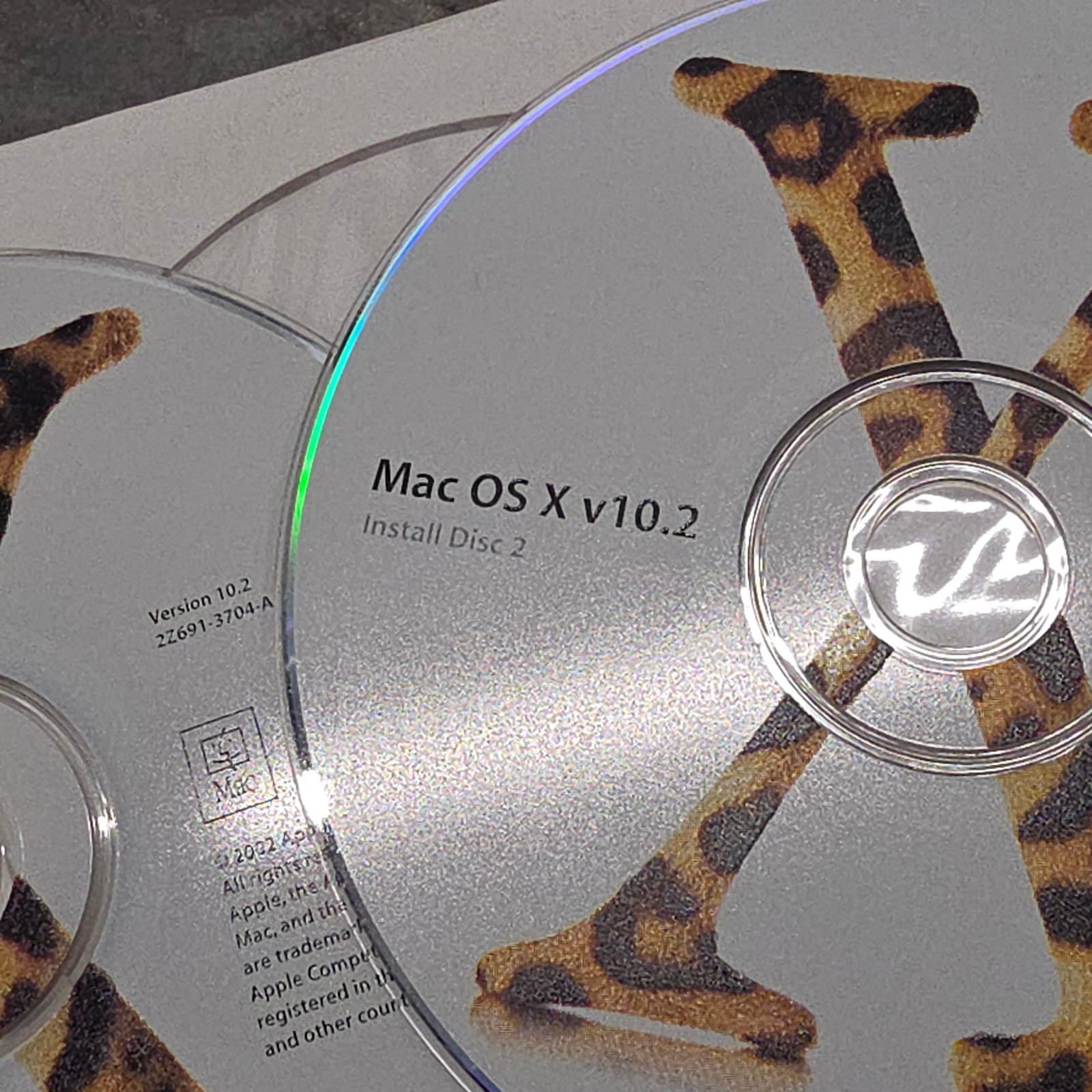 Apple Mac OS X v10.2 Install Discs 1 & 2 2002 OEM Retail 2Z691-3705-A