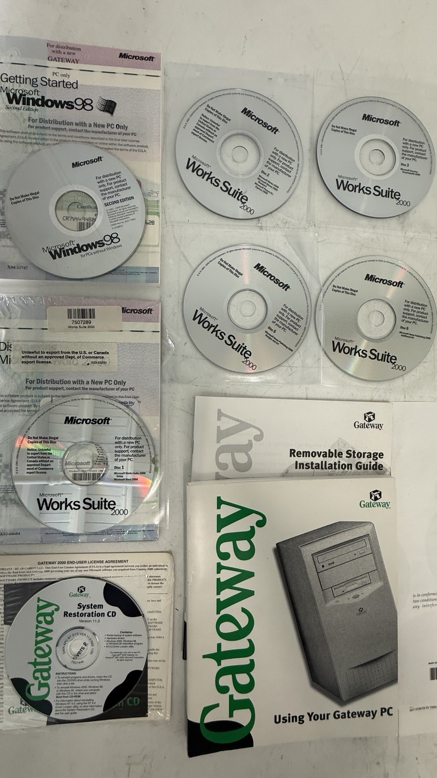 Gateway PC Microsoft Windows 98 SE & Software Works Suite 2000 Restore CD Manual