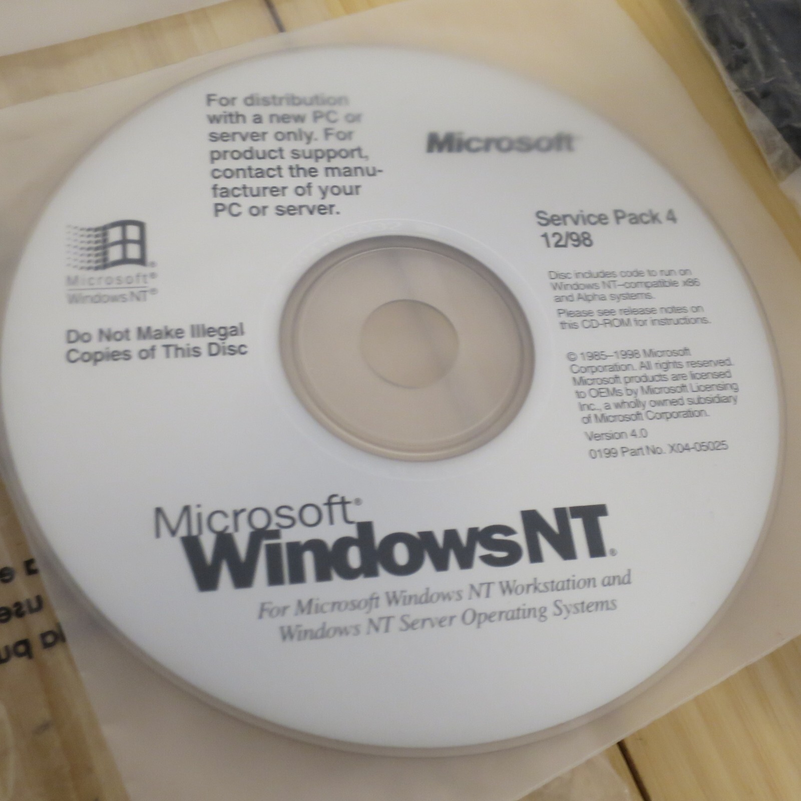 Microsoft Windows NT Workstation 4.0 SP4 CD-ROM, 3.5 Floppies, Manual & COA 02