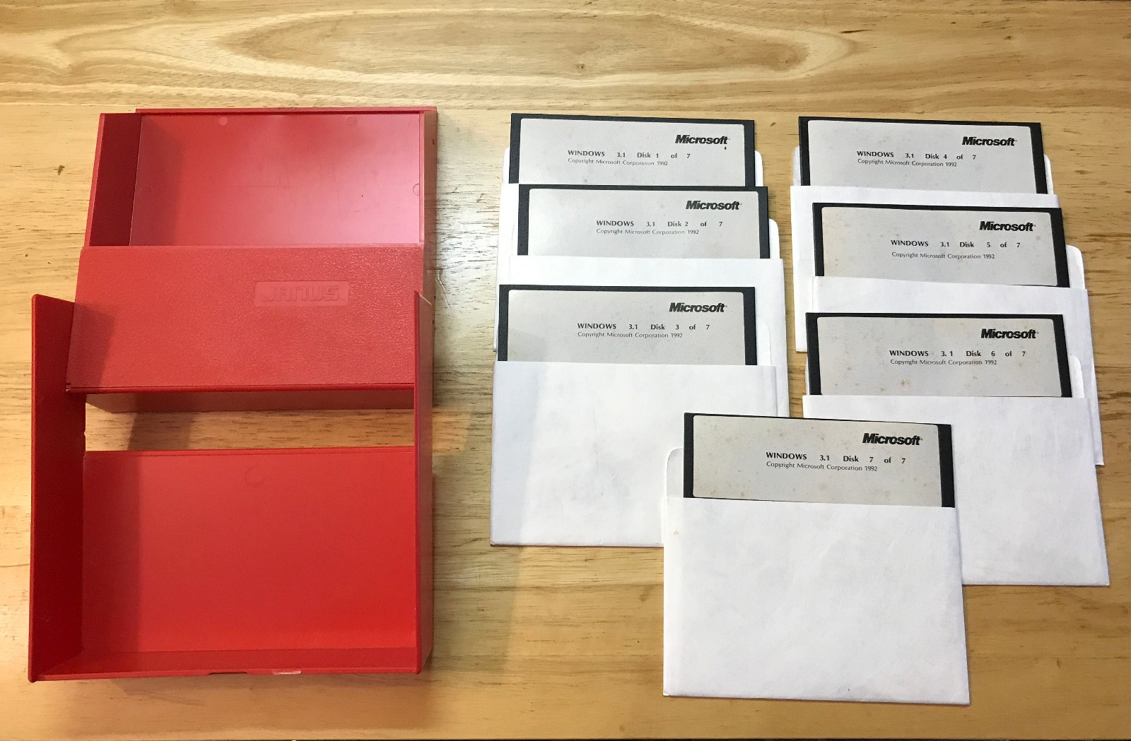 MICROSOFT WINDOWS 3.1 – 5.25″ DISKS W HARDSHELL CASE