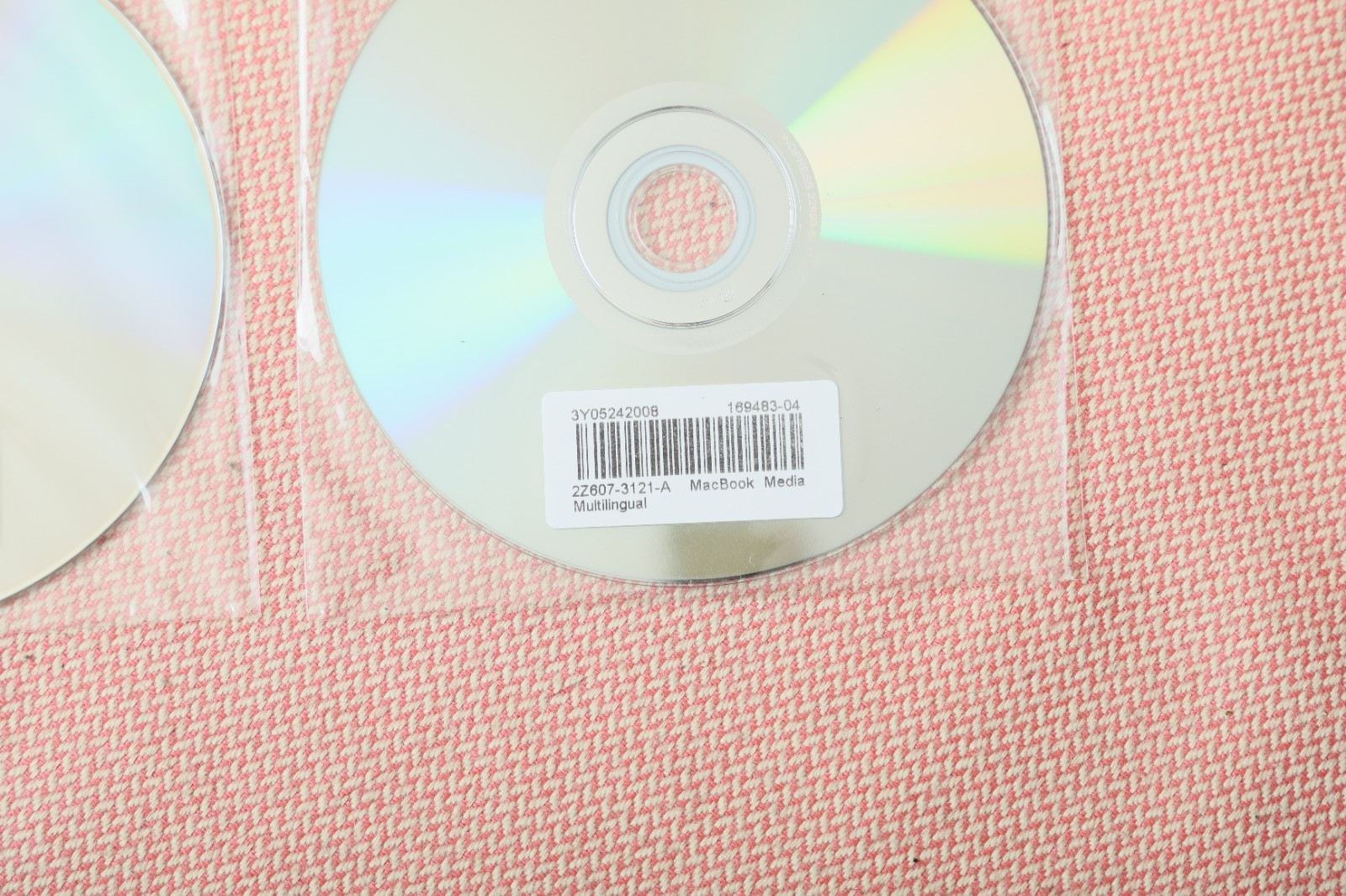 MacBook OS X 10.5.2 Install Disc 1 and 2 2008 2Z691-6209-A 2Z691-6195-A