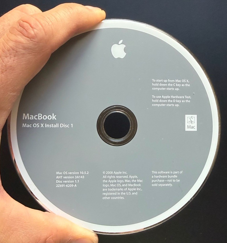 MacBook OS X 10.5.2 Install Discs 1 and 2 2008 2Z691-6209-A, 2Z691-6195-A