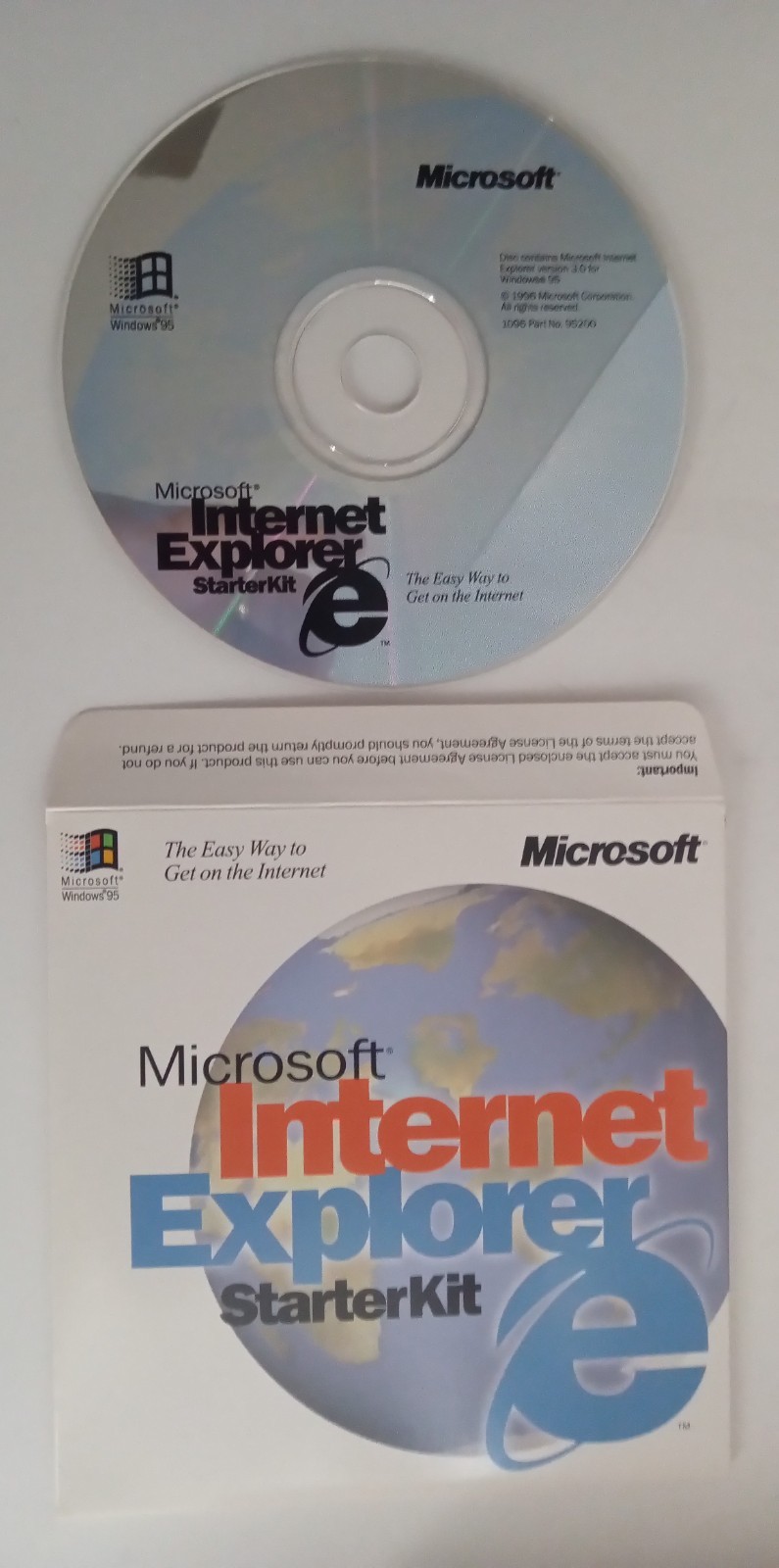 Microsoft Windows 95 Upgrade Software with CD-ROM, Product Key & Manual.