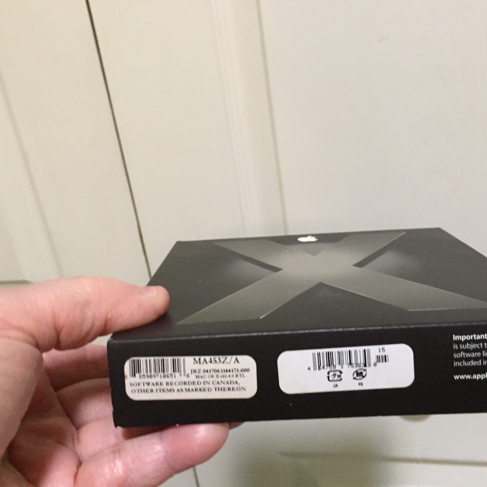 Genuine Apple Mac OS X Tiger 10.4.6 Original Retail Box MA453Z/A New
