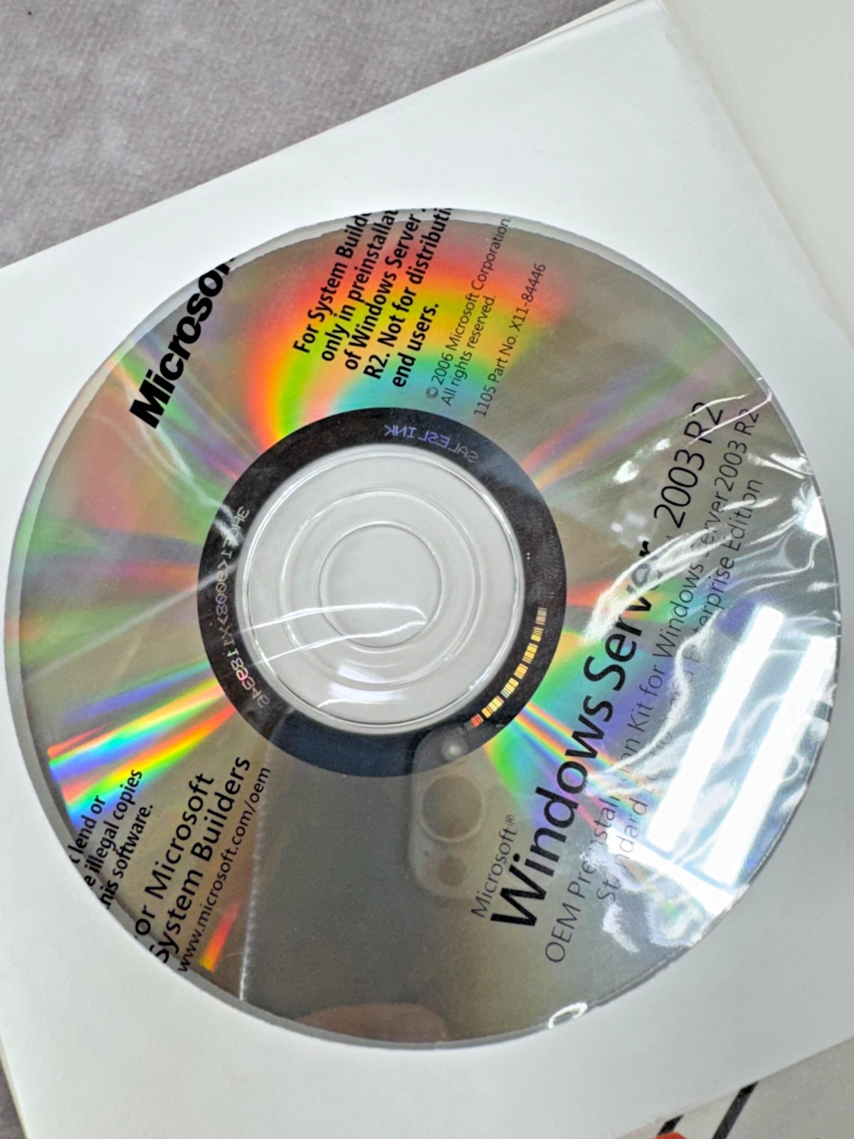 Microsoft Windows Server 2003 R2 Standard OEM 1-4 CPU 5 CAL SP2 Sealed COA Kit