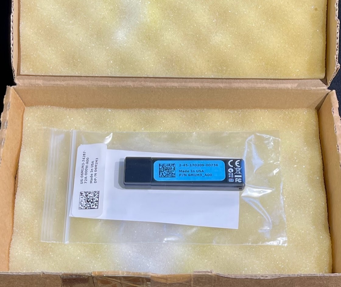 Dell / MS Windows 7 – 32 / 64 Bit Recovery Thumb Drive Media / 8GB / 6M1M3