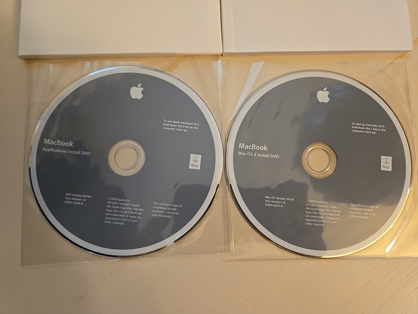 MacBook Mac OS x Install Disc 10.5.6 & Applications Install Disc 3A164
