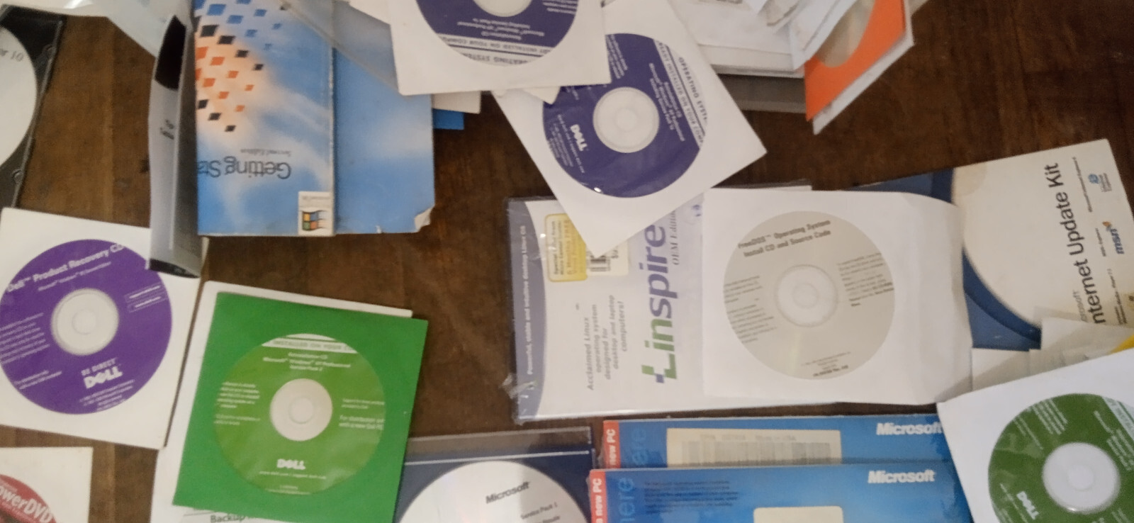 Dell reinstallation CD Microsoft Windows, XP Pro SPK2 w Roxio Creator Buss HD